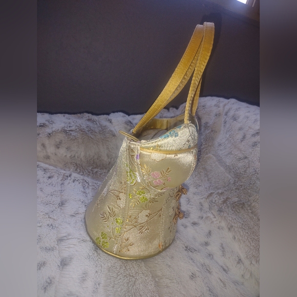 Floral Corset-Style Handbag - Picture 10 of 13